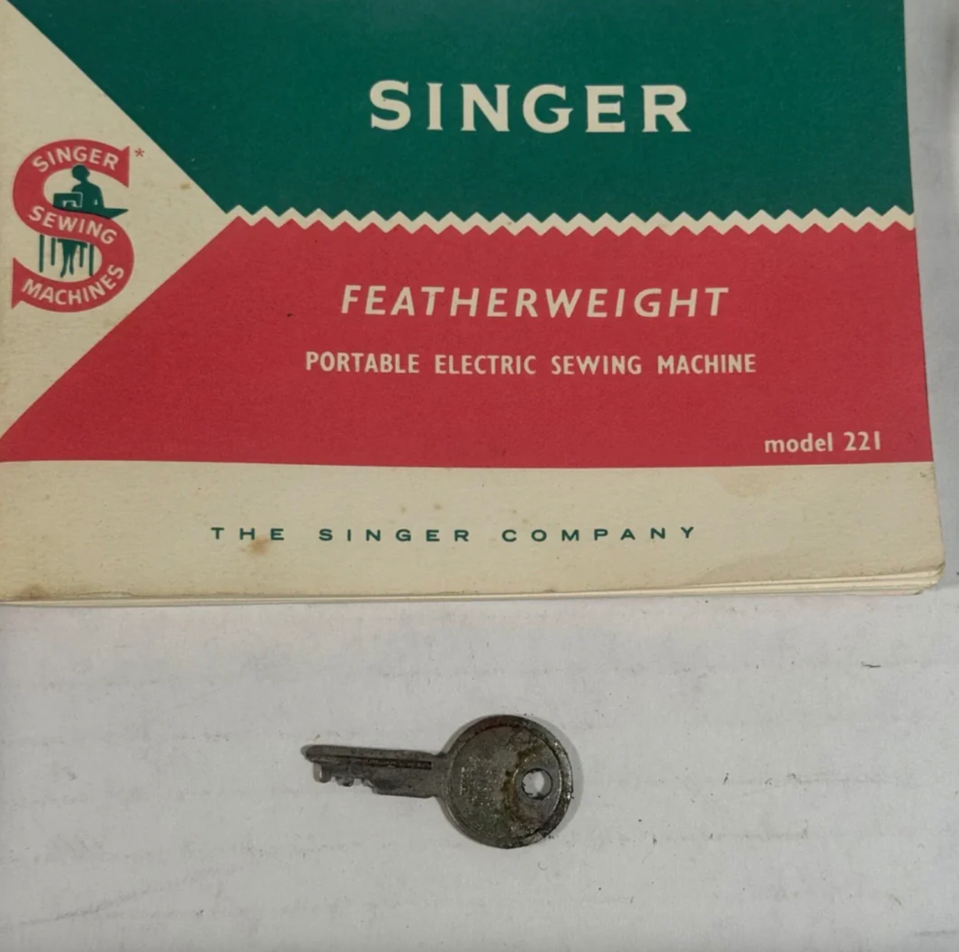 Featherweight 221K Sewing Machine – White/Green