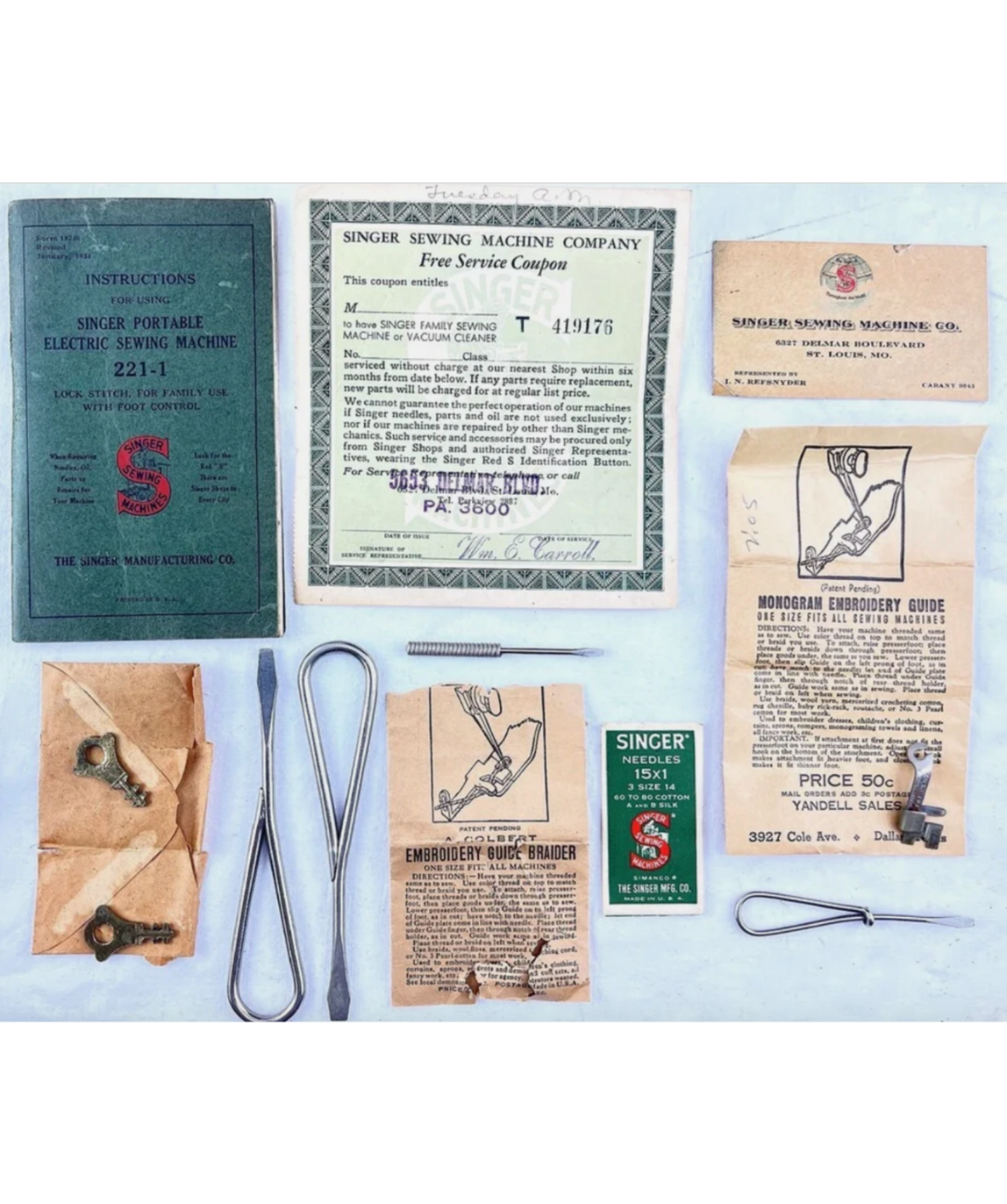 221 Featherweight Sewing Machine – Lightweight, Serviced, with Case & Accessories