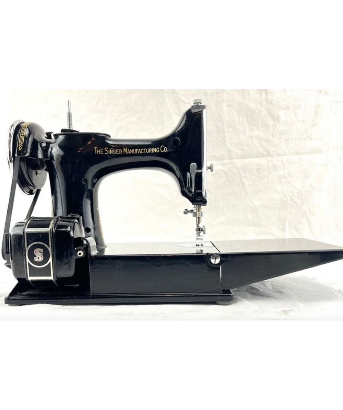 221 Featherweight Sewing Machine – Lightweight, Serviced, with Case & Accessories