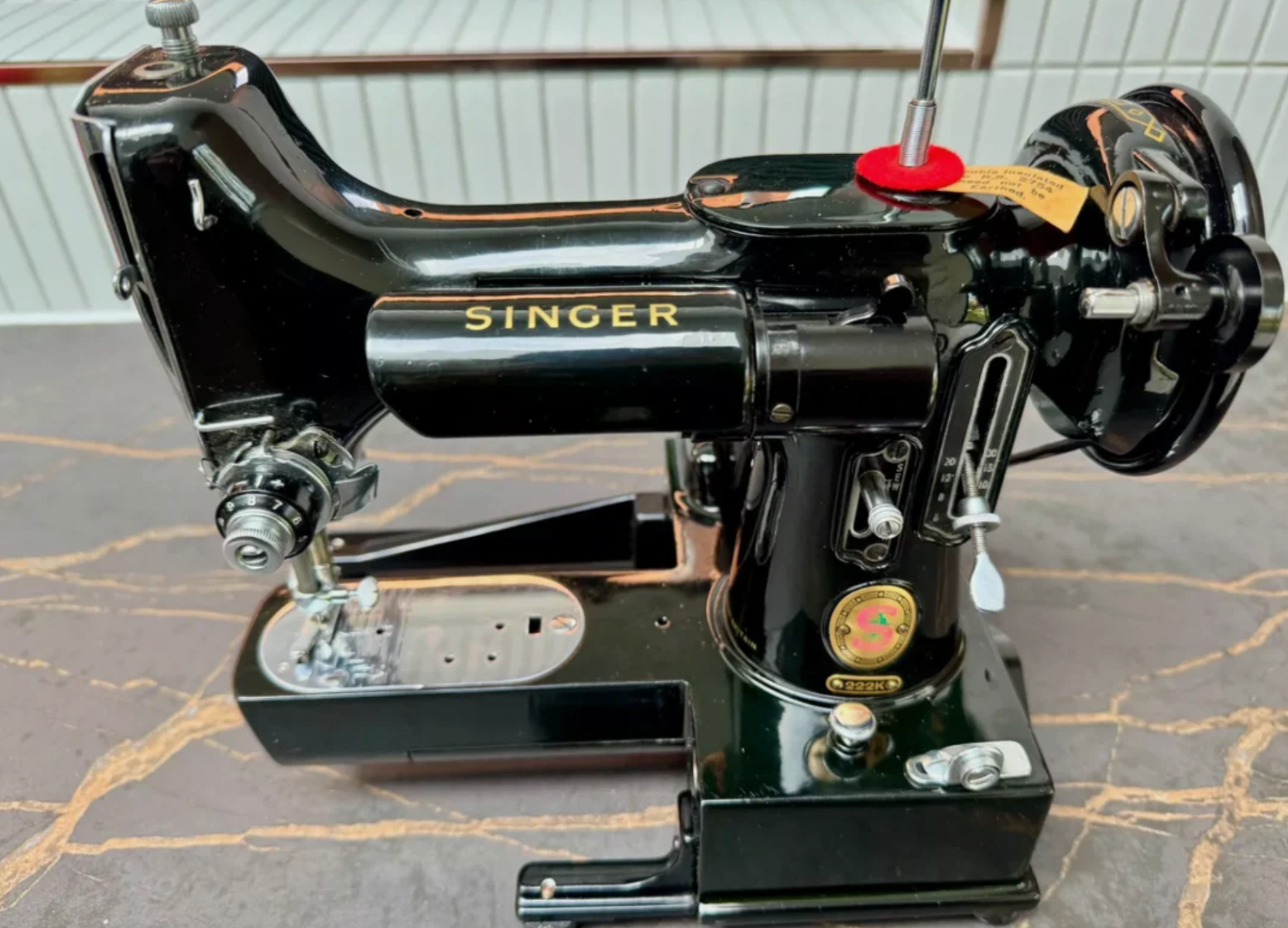 Featherweight 222K Sewing Machine – Dual Voltage & Full Accessories