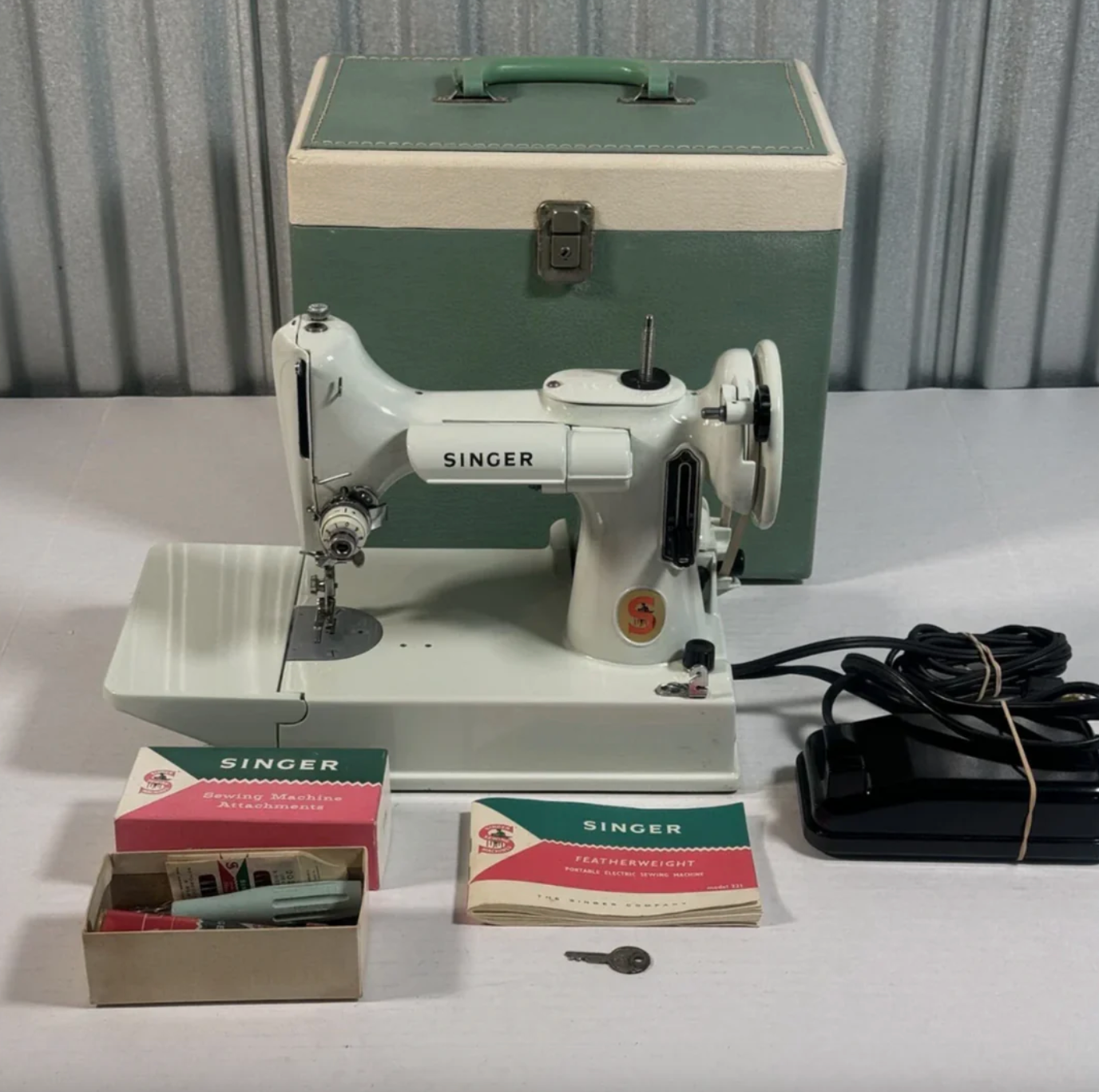 Featherweight 221K Sewing Machine – White/Green